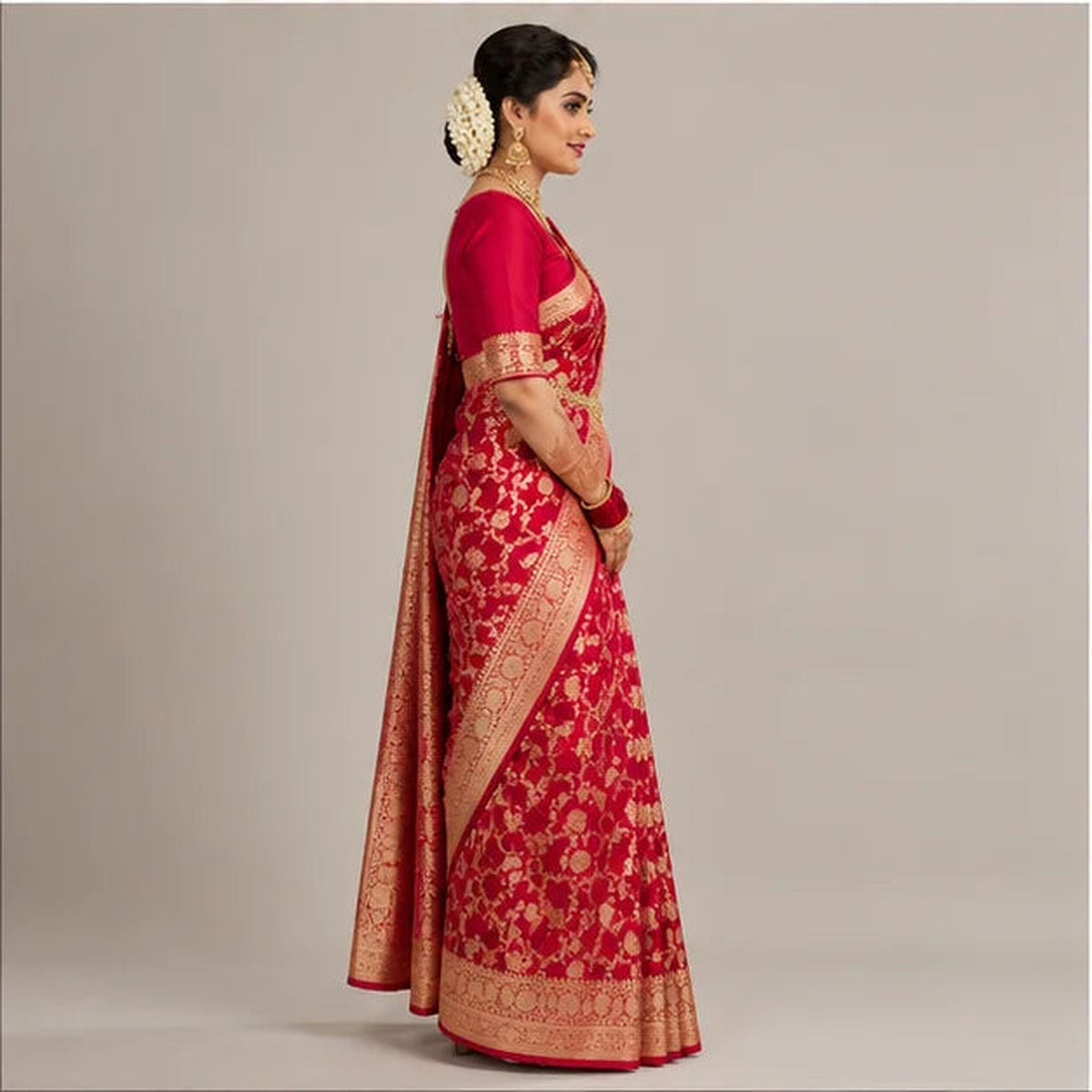 Soft Lichi Silk Saree for Women – Elegant Jacquard Saree with Blouse (Copy)